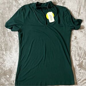 FOREVER 21 DARK GREEN CHOKER NECK CUTOUT KEYHOLE T-SHIRT